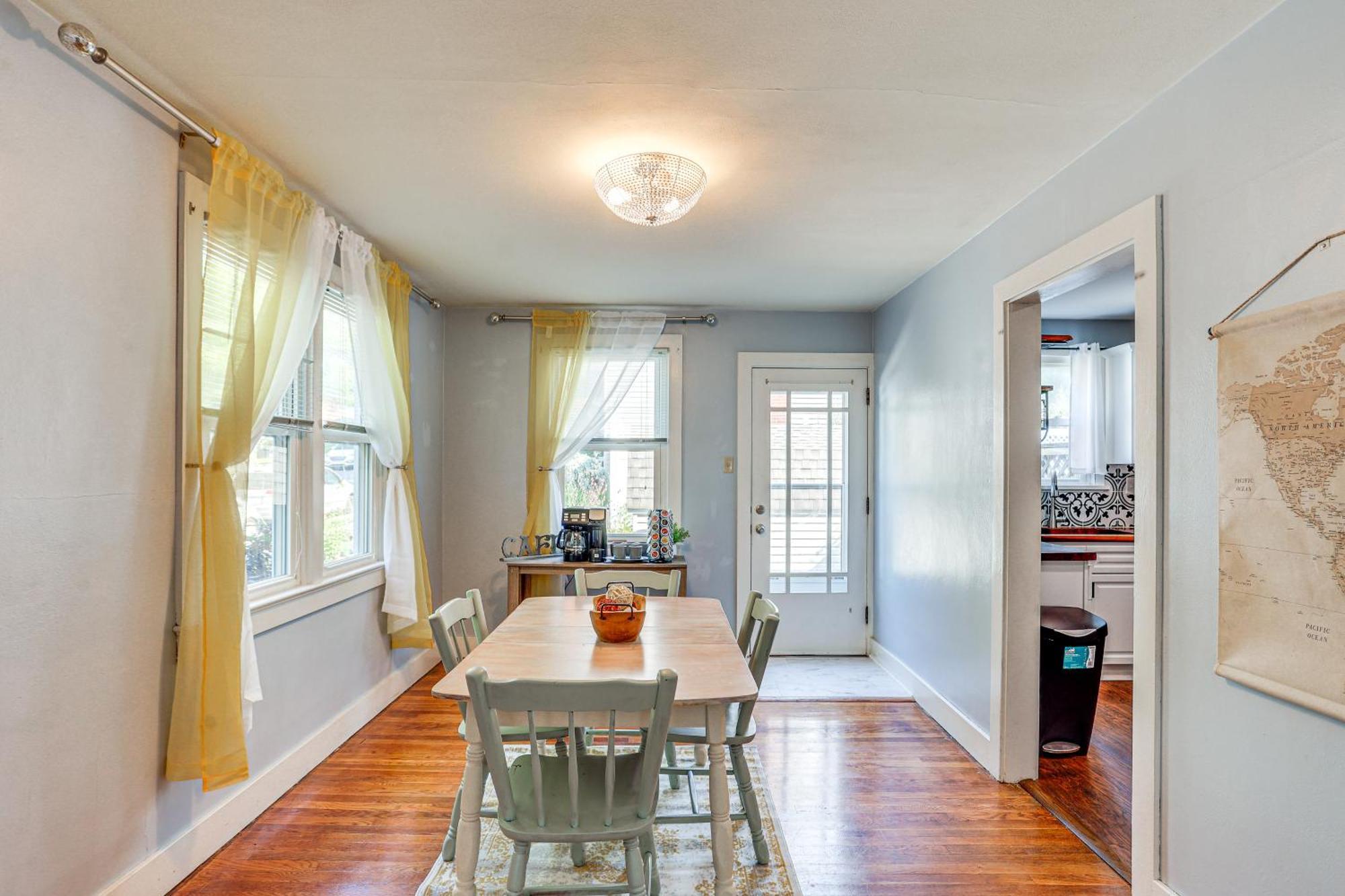 Holiday home Updated Retreat About 10 Mi To Hersheypark! *