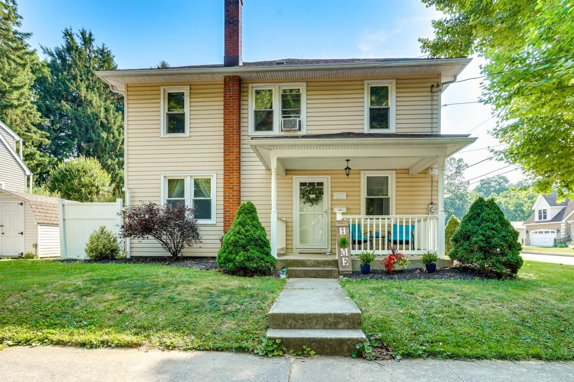 Holiday home Updated Retreat About 10 Mi To Hersheypark!